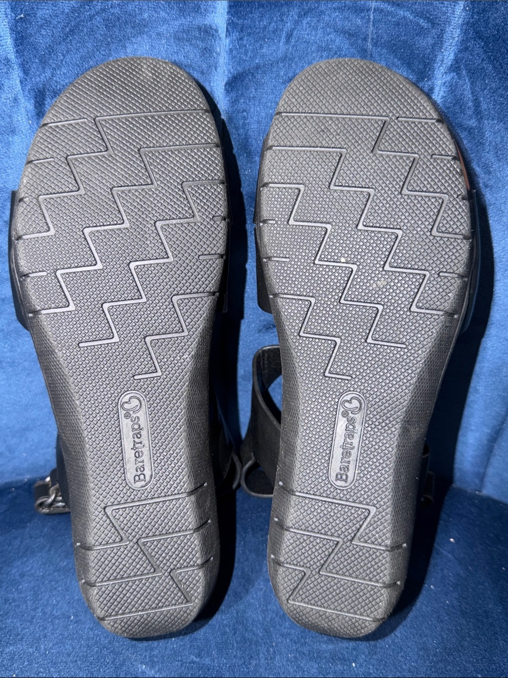 BareTraps Women's Black Strappy Comfort Sandals Size 8 - Picture 6 of 6